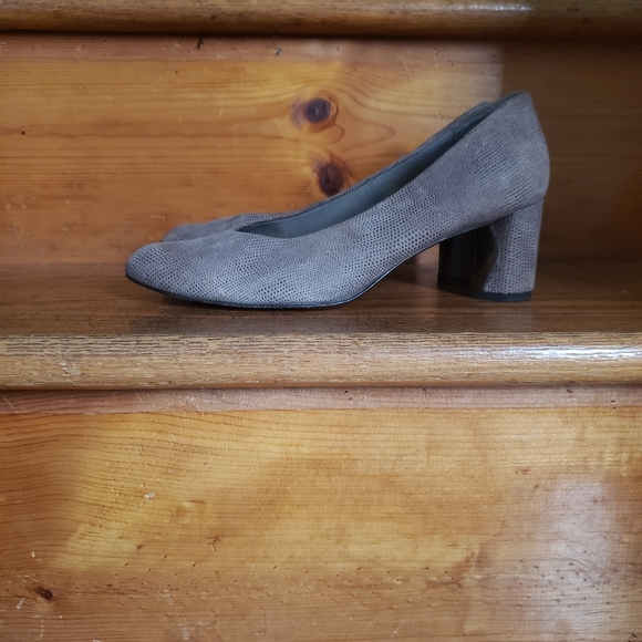 Stuart Weitzman Pumps - Picture 4 of 4